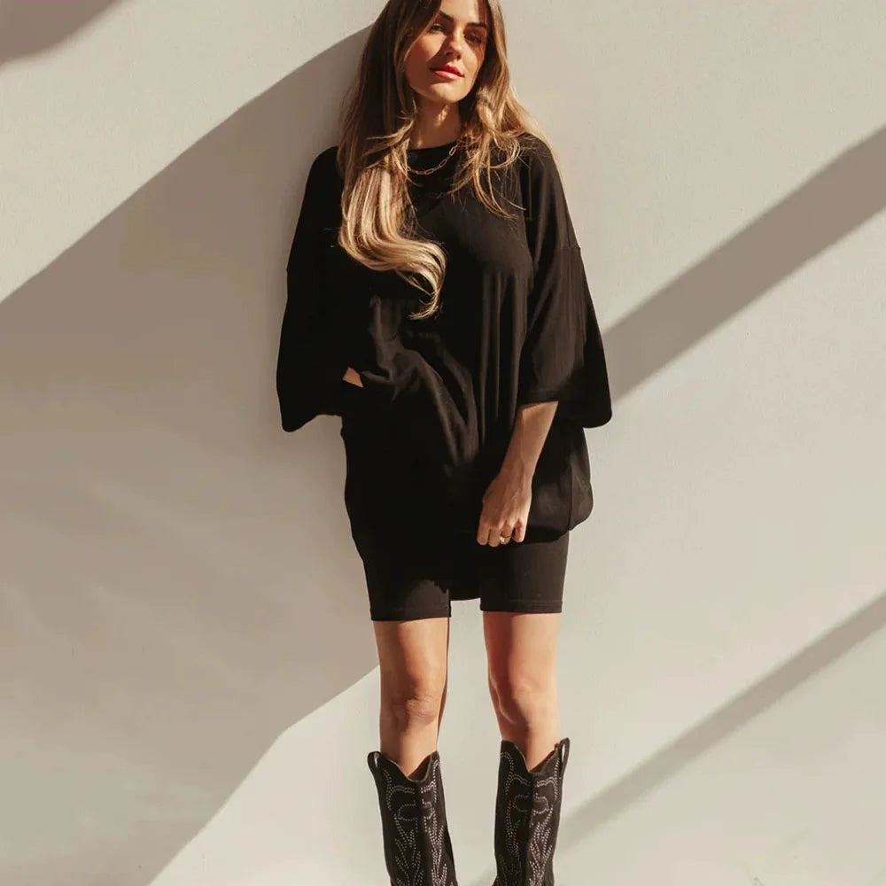 Breezy Lounge Duo – Oversized Shirt & Shorts Set for Ultimate Comfort!